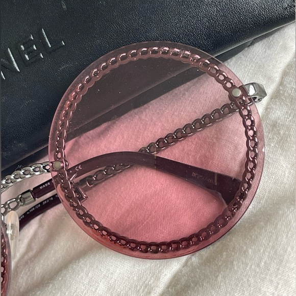 Chanel Silver Tone/Pink 4245 Chain Detail Round Sunglasses - Picture 10 of 14
